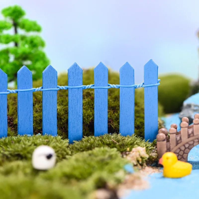 clôture miniature palissade verte violette marron blanche orange jaune bleu rose décoration jardin fleurs