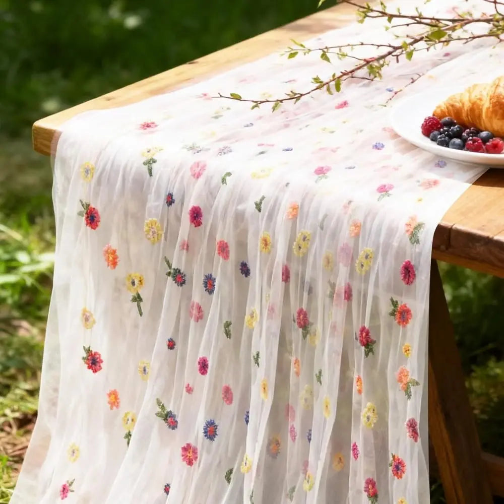 nappe transparent tulle fleurs brodées table manger décoration champêtre pâques fête couleurs variées