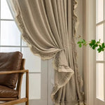 rideau beige clair texture lin naturel bordure dentelle anneaux salon chambre classique rustique