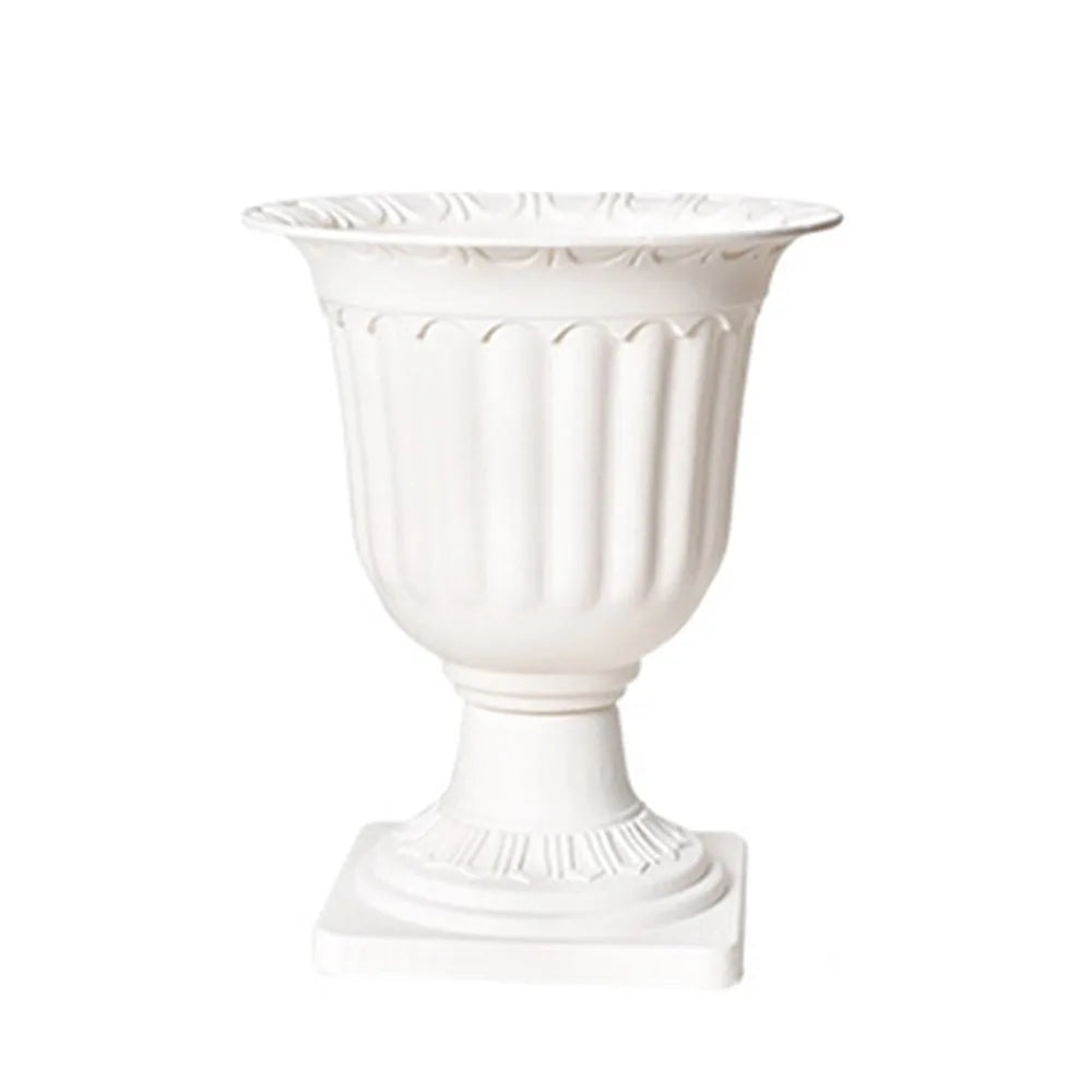 urnes decoratives antiques pots fleurs blancs canelures sculptees intérieur salon decoration
