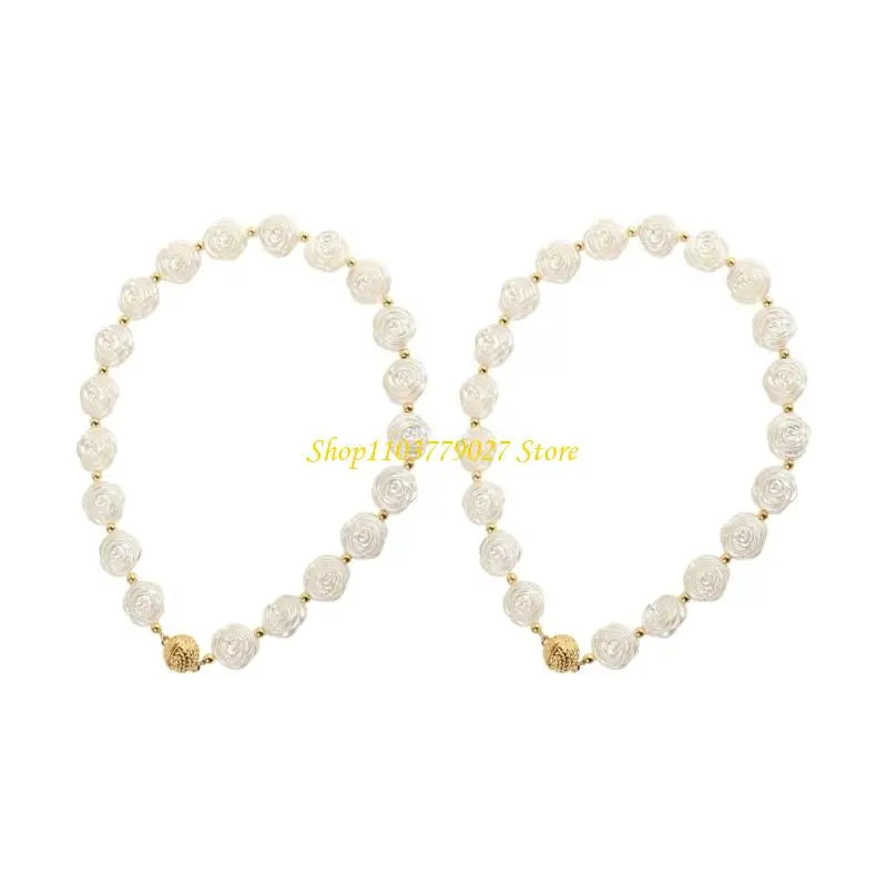 collier classique blanc fleurs aimants dorés accessoire bijou femme élégant fleuri sans trous