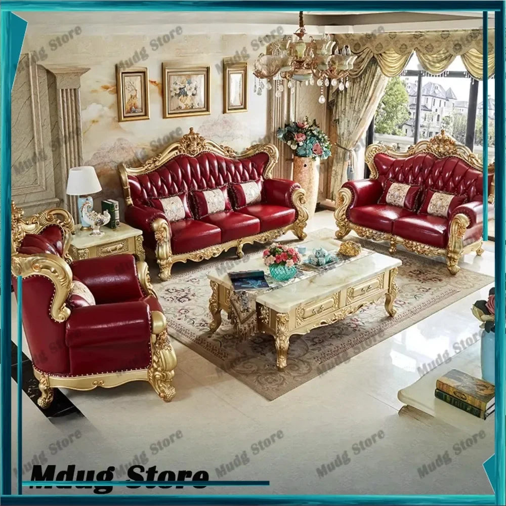 canapé sectionnel classique cuir rouge ornements dorés baroque coussins décoratifs minimaliste moderne