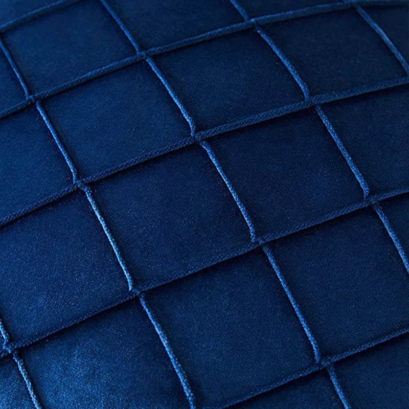 coussin bleu marine velours motif carreaux pompons décoration salon moderne housse canapé confortable