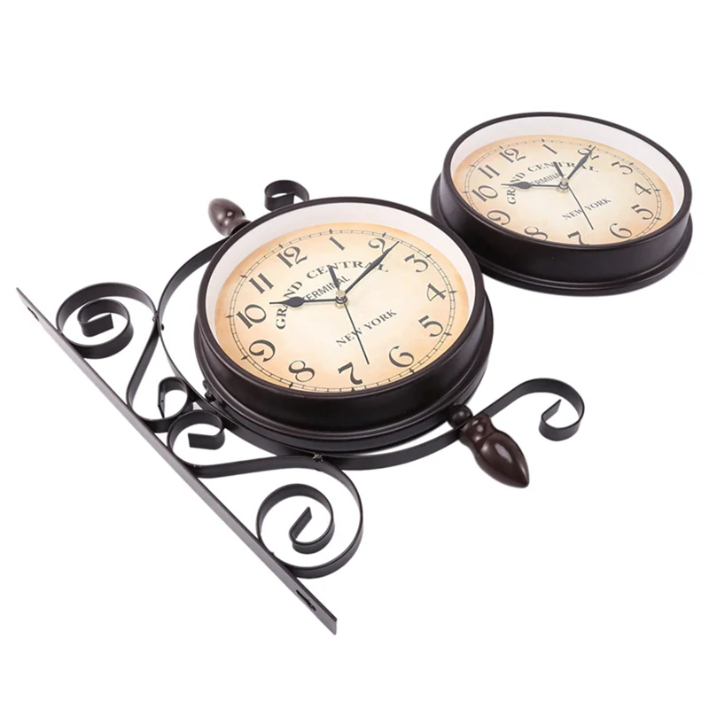 horloge murale vintage marron foncé cadran crème vieilli aiguilles métal transparent.gca