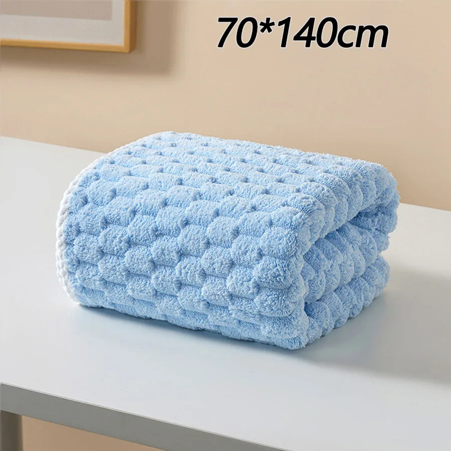 serviette bain moderne rose clair absorbante texture cotonnée motif géométrique douce séchage rapide