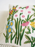 housse coussin brodée motif floral multicolore blanc décoratif adhésif traditionnel maison voiture