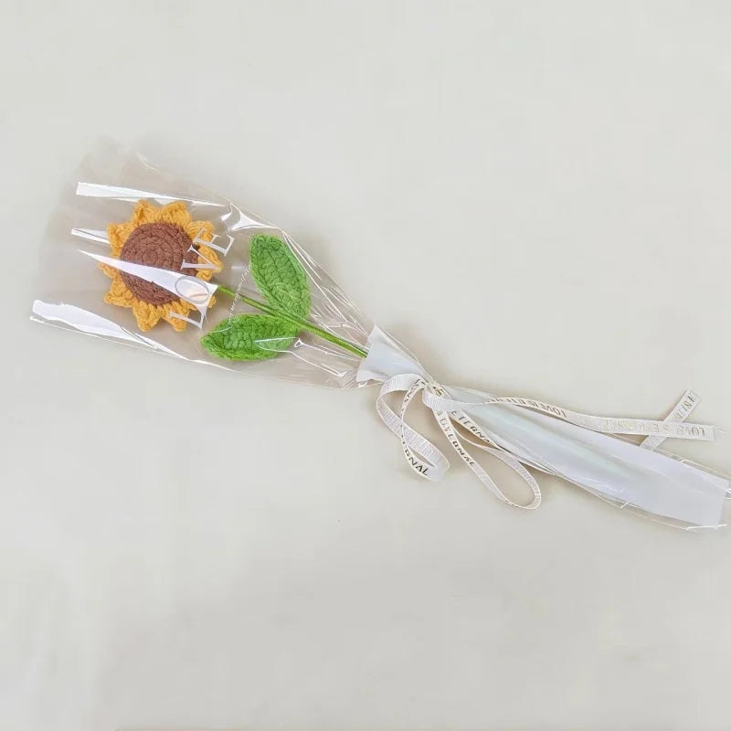 bouquet fleurs tricotées rouge jaune rose vert blanc anniversaire mariage décoration intérieure artisanal creative