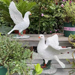 statues pigeons blancs relief plumes mousse artificielle base rocher extérieur intérieur ornement animal decoration