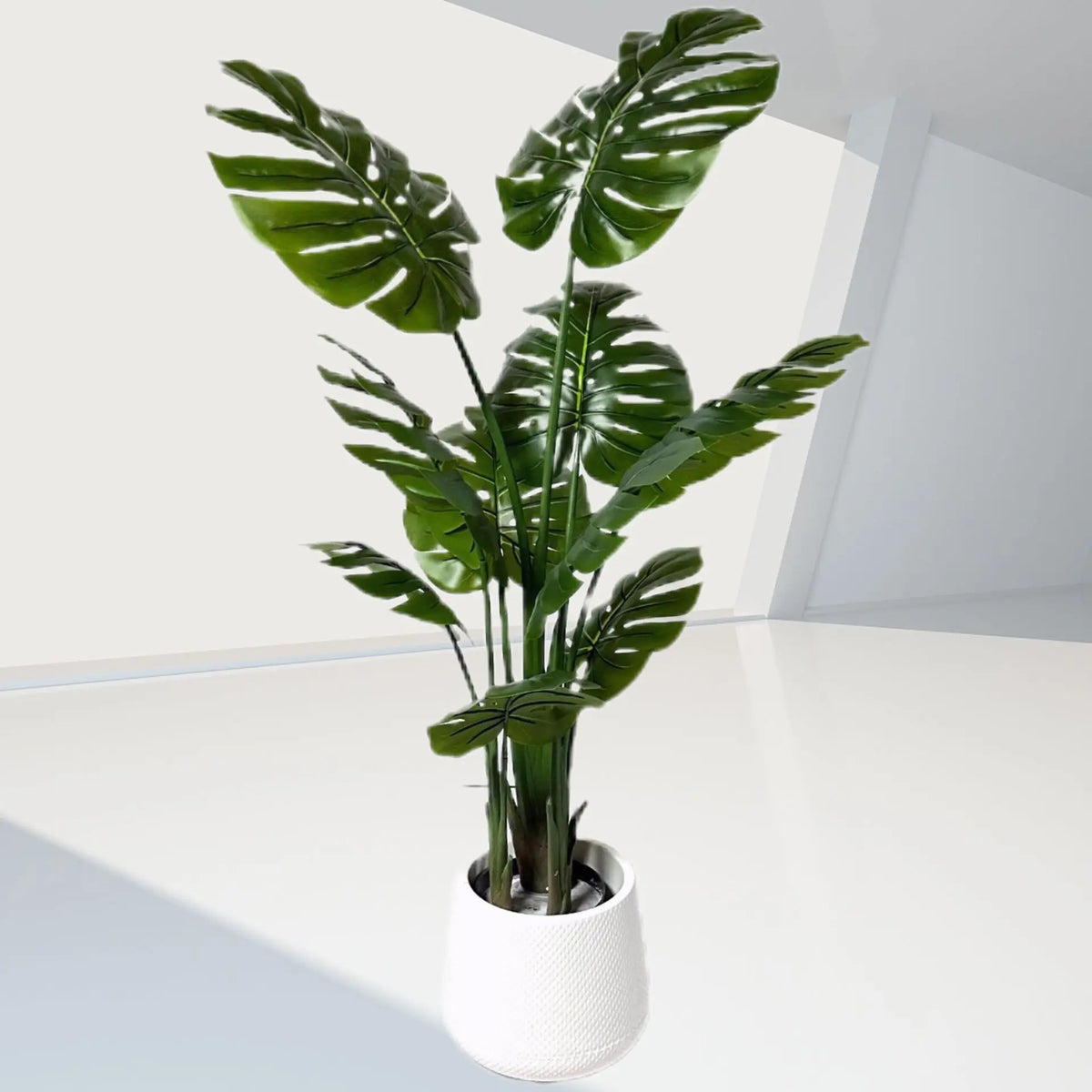 plantes artificielles vertes feuilles grandes moderne pot support métallique exposition extérieure