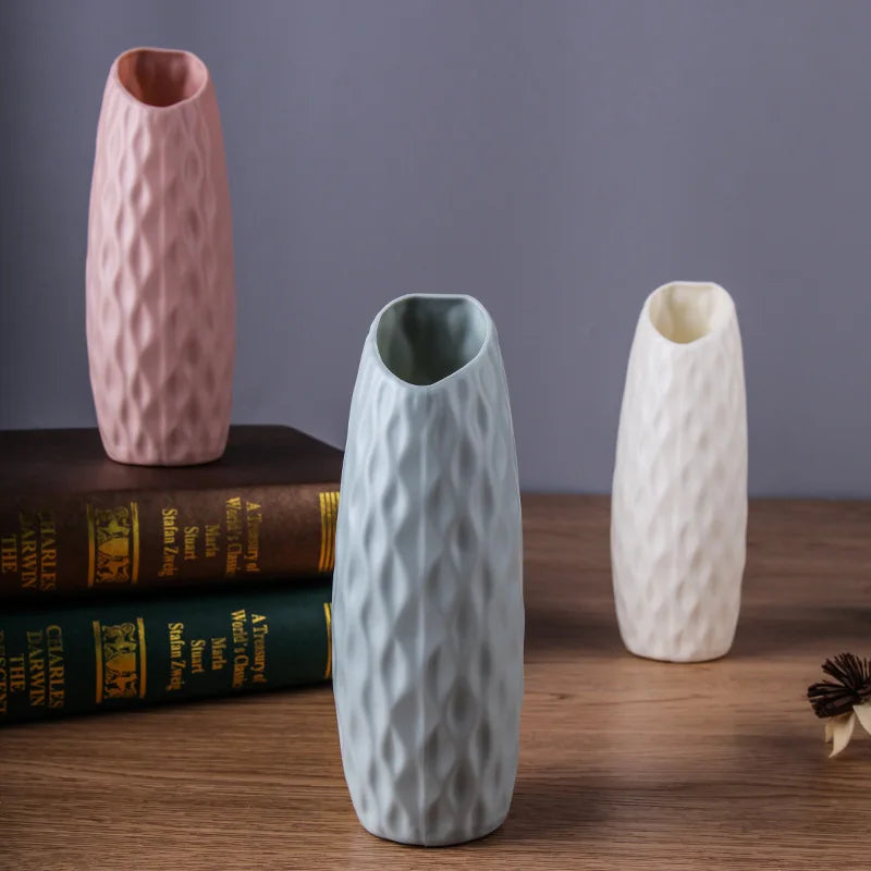 vase moderne blanc rose vert geometrique facettes minimaliste deco maison
