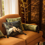 coussins decoratifs velours oiseaux blancs bambou vert pompons noirs classique oriental deco maison