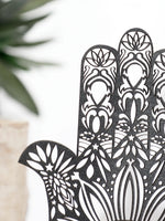 décoration maison main hamsa œil mal sculpture bois ornements floraux artisanal support plat