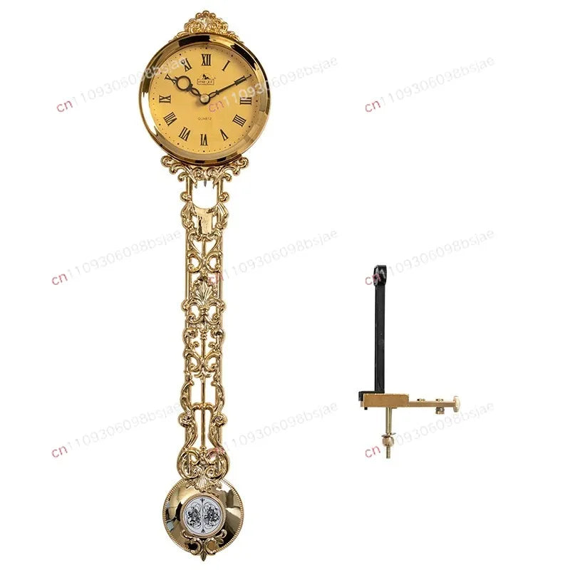 pendule horloger or brillant motifs géométriques classique élégant 62cm hauteur 21cm pendule 15cm cadran