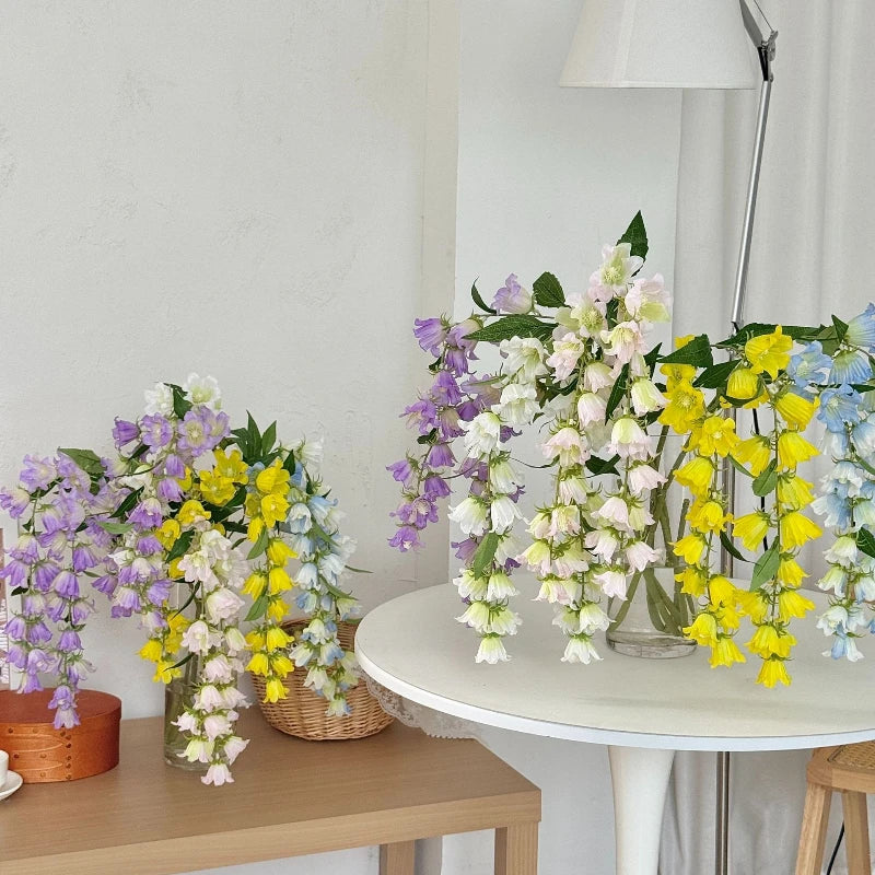 décoration intérieure moderne bouquet fleurs cloches vase transparent anniversaire événements