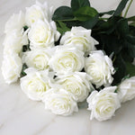 bouquet roses artificielles mariage anniversaire décoration intérieure plateau doré vase transparent feuilles vertes classique