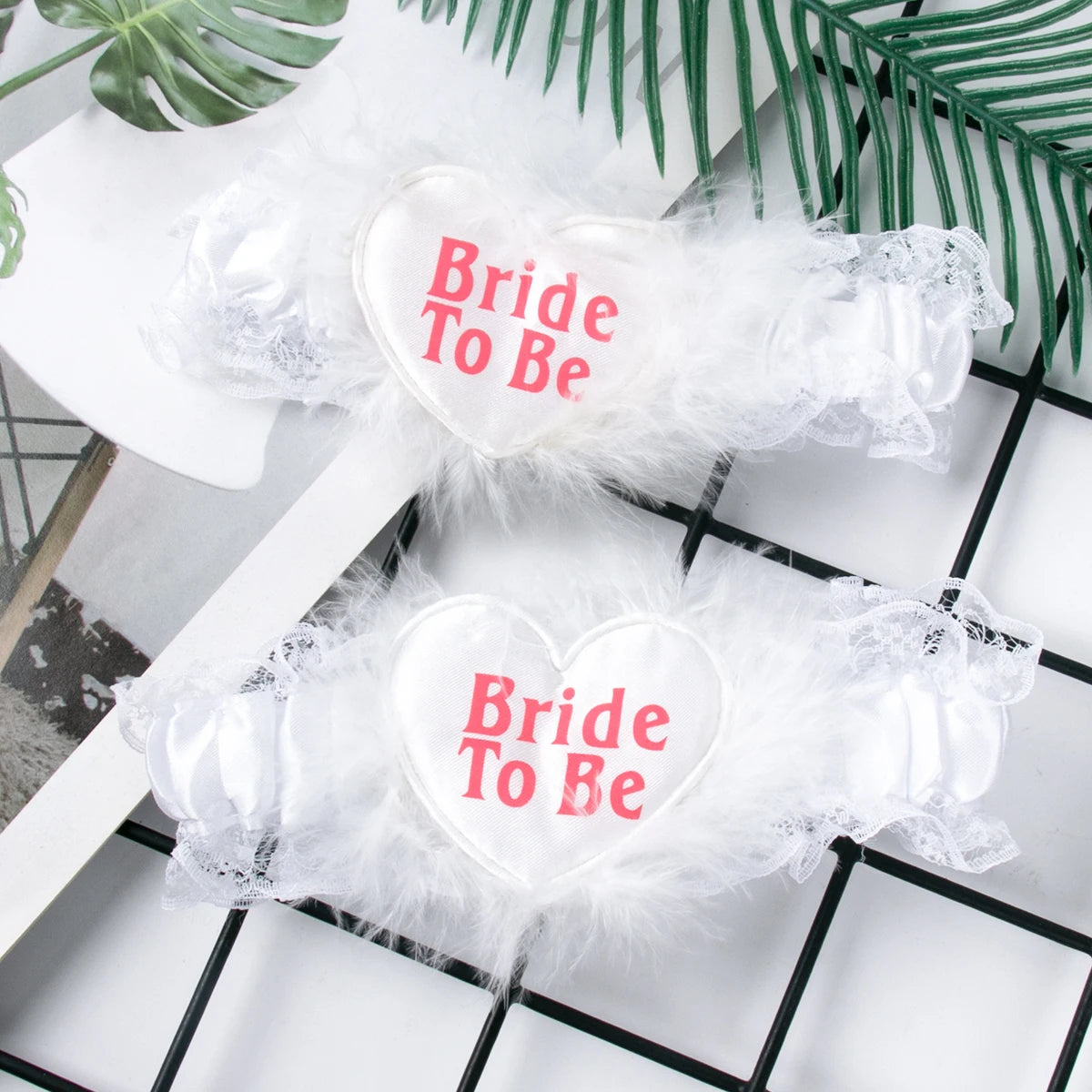 gants mariage dentelle blanche rose noire occasion festive adhésif plumes brodé Bride To Be