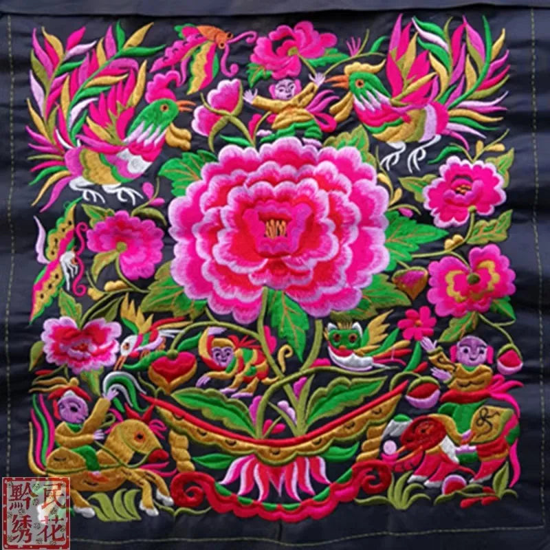 serviettes décoratives broderie florale multicolore coton artisanal traditionnel maison ethnique