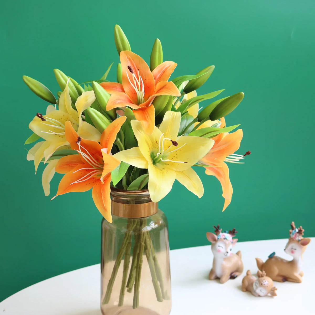 décoration intérieure bouquet lys artificiels fleurs modernes vase transparent anniversaire mariage