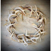 décoration noël couronne bois rustique naturelle extérieure murale suspendue chaleureuse authentique durable festive entrée