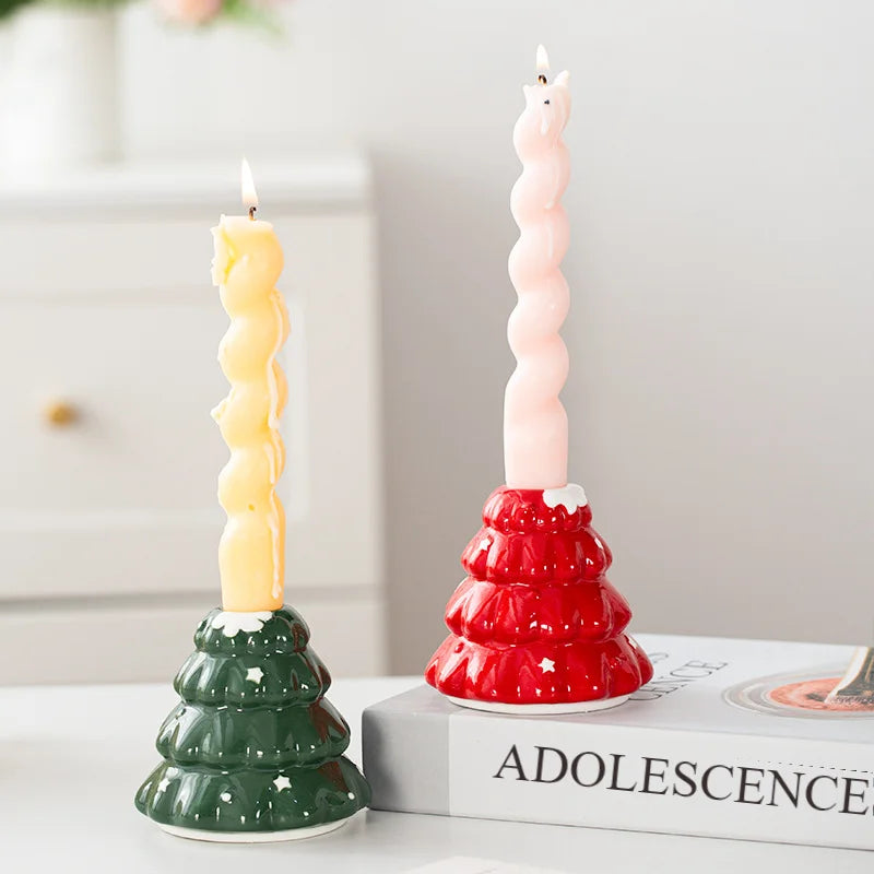 support bougie arbre noël étoiles blanches vert rouge moderne minimaliste festive ambiance chaleureuseintérieur événements
