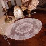 serviettes table vintage blanches rose pâle broderie florale dentelle romantique
