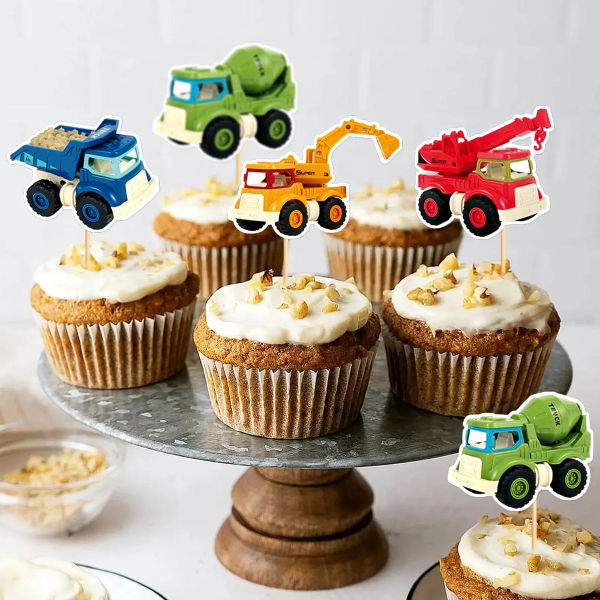 accessoires decoration gateau construction camions grue pelle carton multicolore anniversaire enfants toppers cupcakes