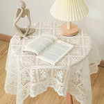 nappe dentelle brodée géométrique transparente vintage bohème shabby chic table blanc beige