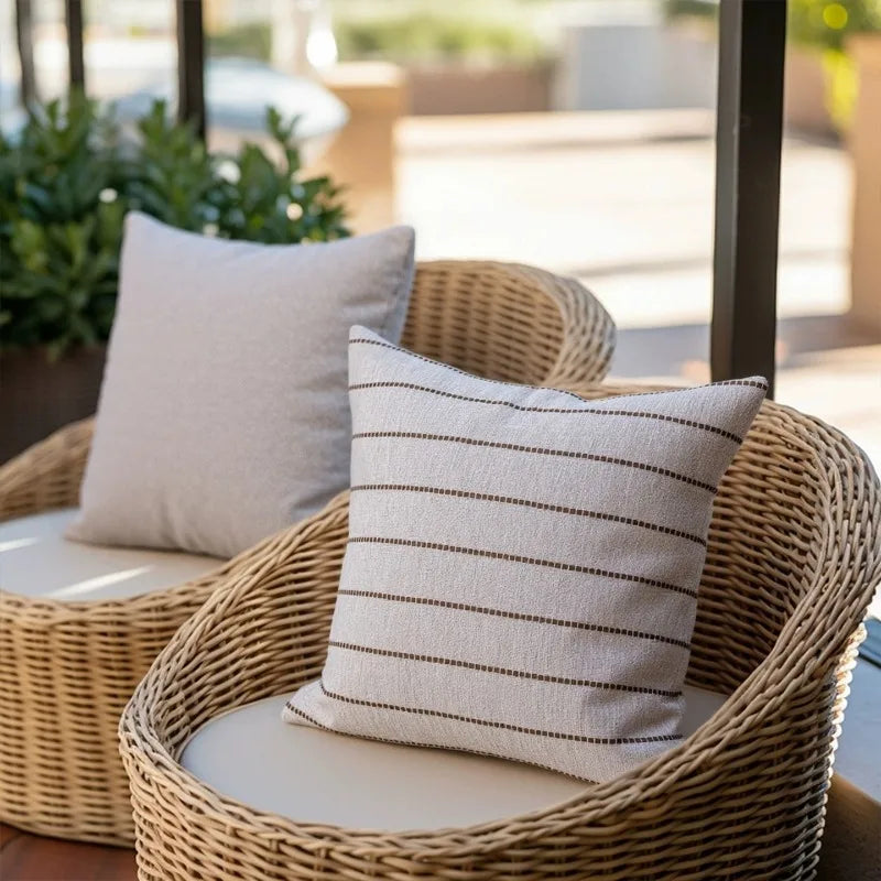 coussin gris rayures noir moderne imperméable polyester 45x45cm décoration intérieure extérieure patio jardin voiture