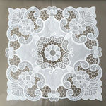 nappe dentelle flore brodée carrée traditionnelle maison fête polyester blanc motifs floraux complexes semi