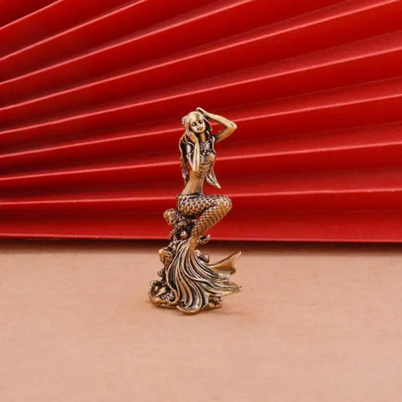 statue sirène dorée détails texturés base motif corail décoration chambre fille conte fées