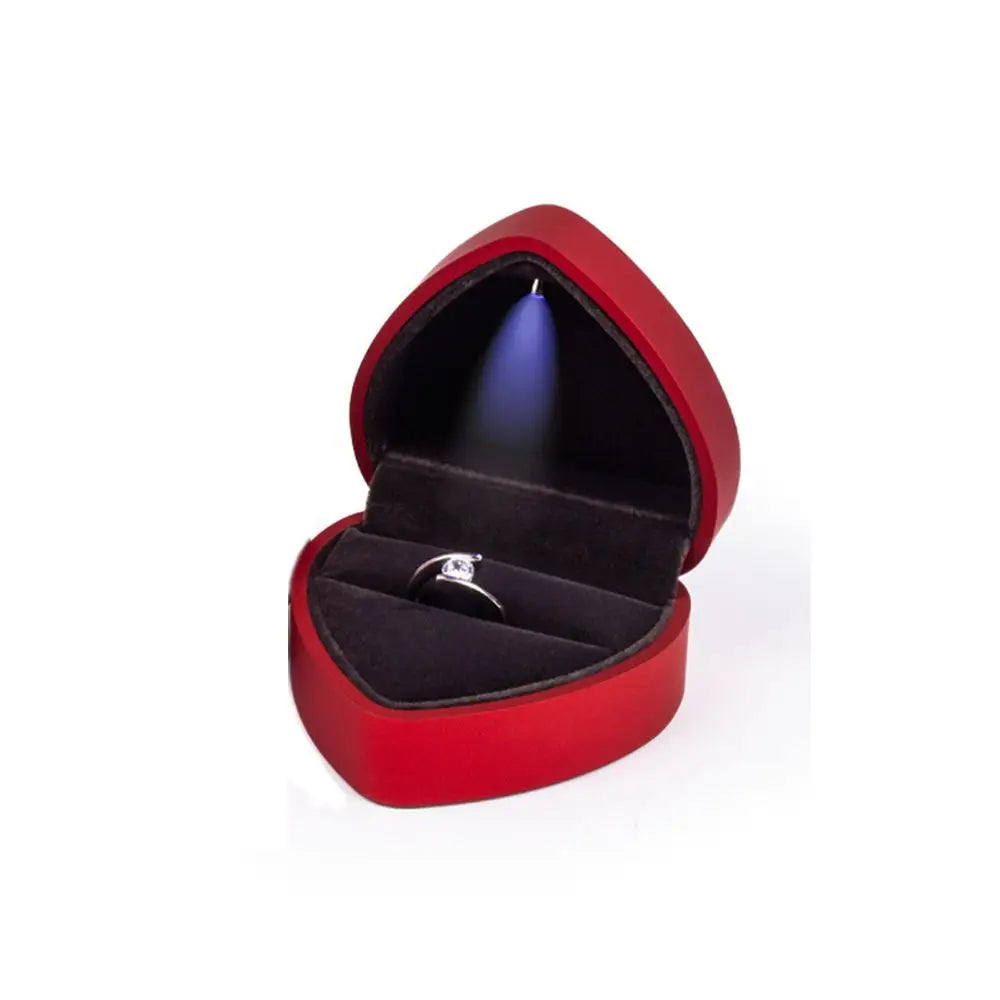 boîte bijoux rouge contemporaine facettes géométriques anneaux rangement colliers bijoux