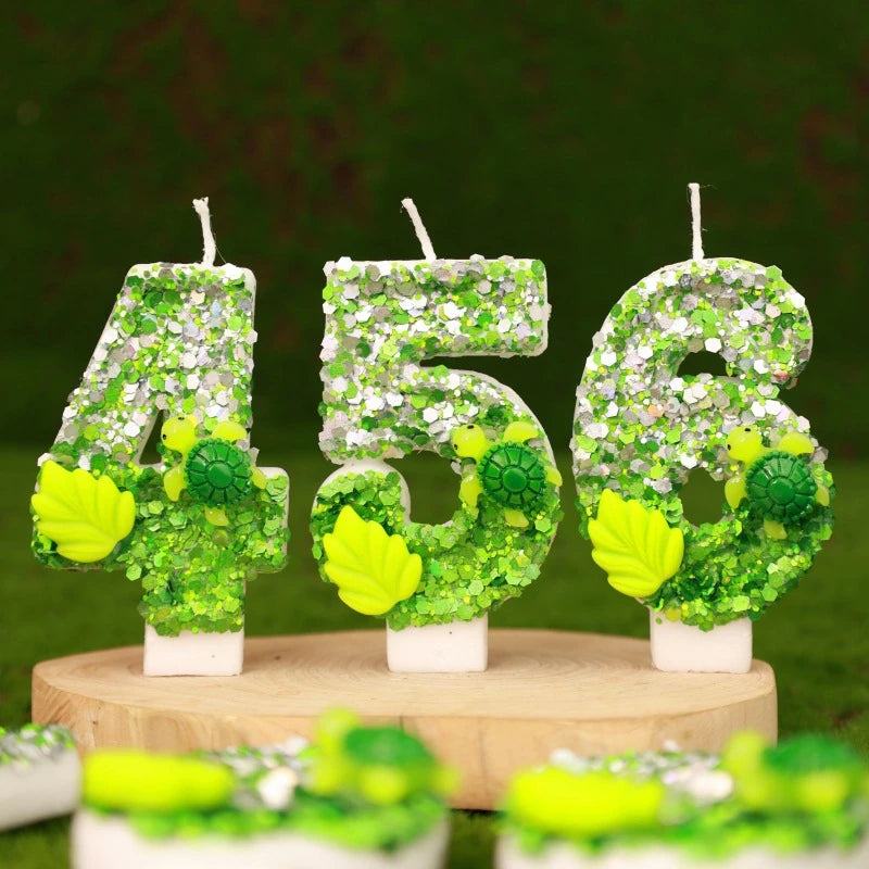 bougies numériques forme chiffres anniversaire verte blanche jaune feuilles