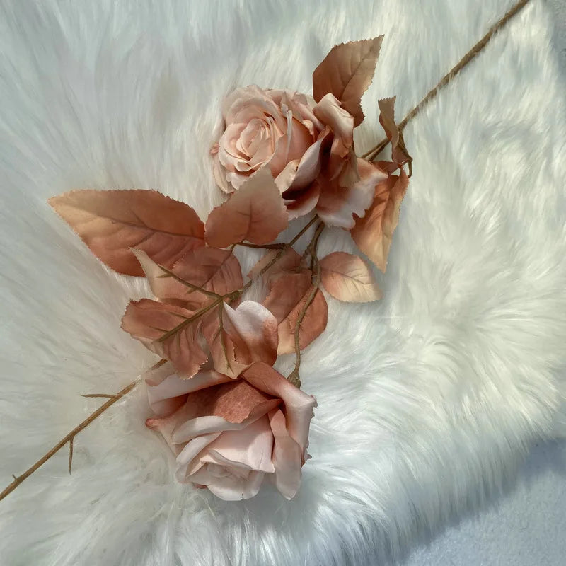 bouquet artificiel roses classique décoration maison table blanc beige noir gris pale rose