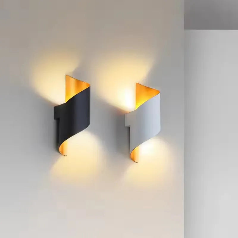 lampe murale moderne blanc noir or courbe simple éclairage quotidien chambre salle manger