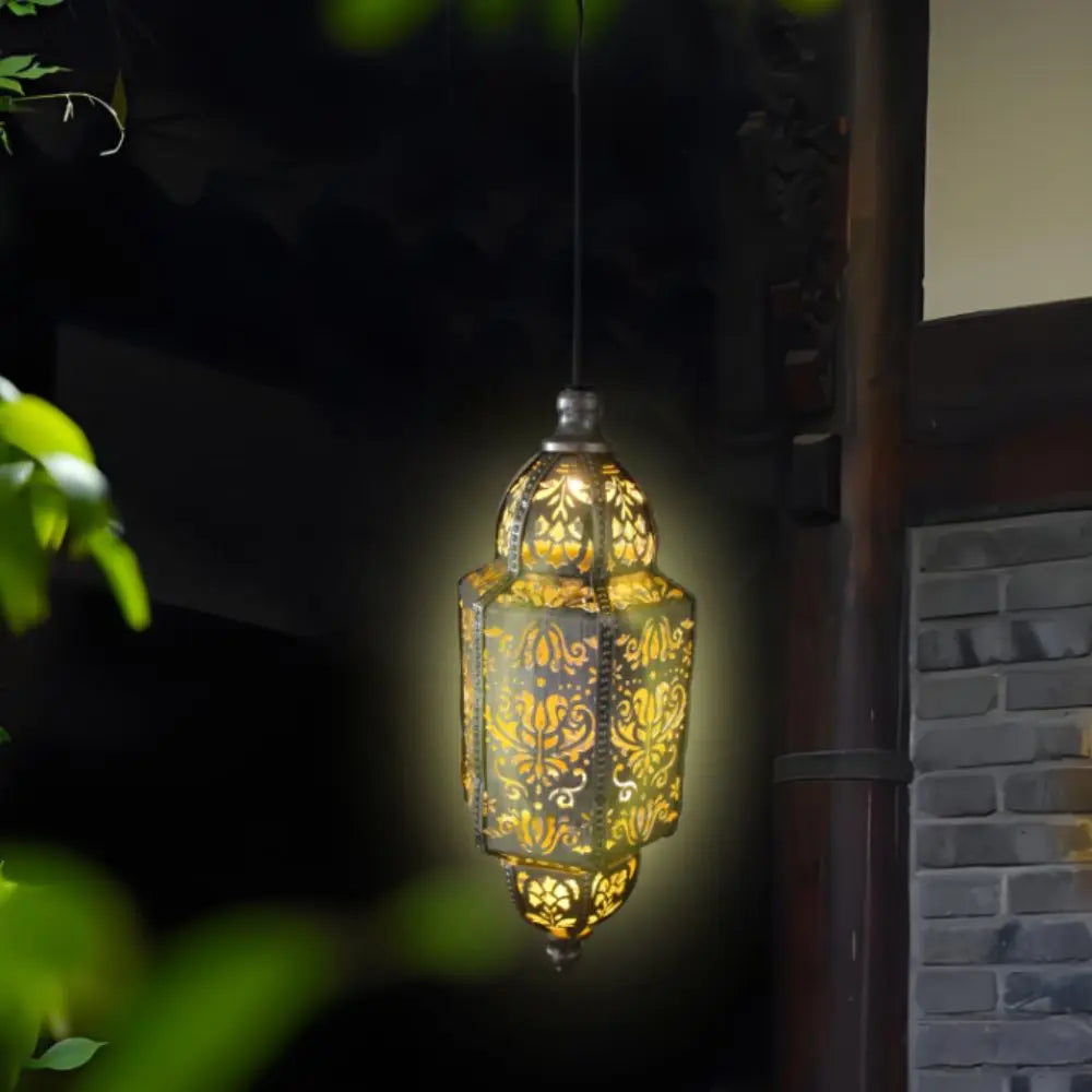 lampe suspendue solaire dorée ornements floraux transparente artisanale base solaire câble suspension