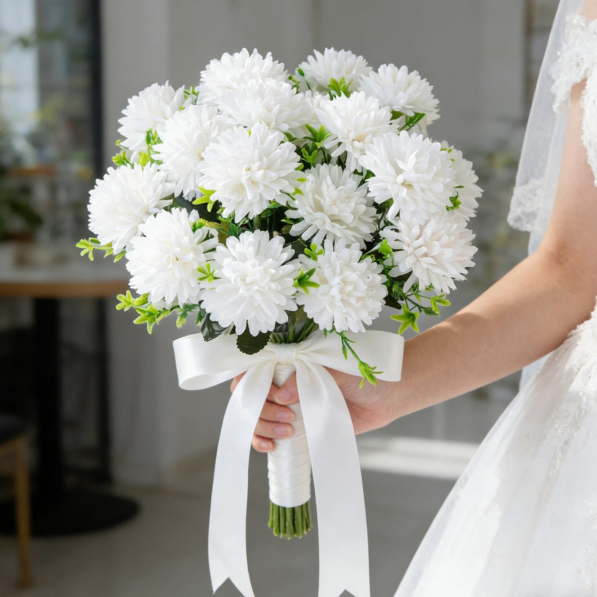 décoration intérieure bouquet fleurs artificielles gerbera modernes pompons couleur rouge blanc jaune minimaliste