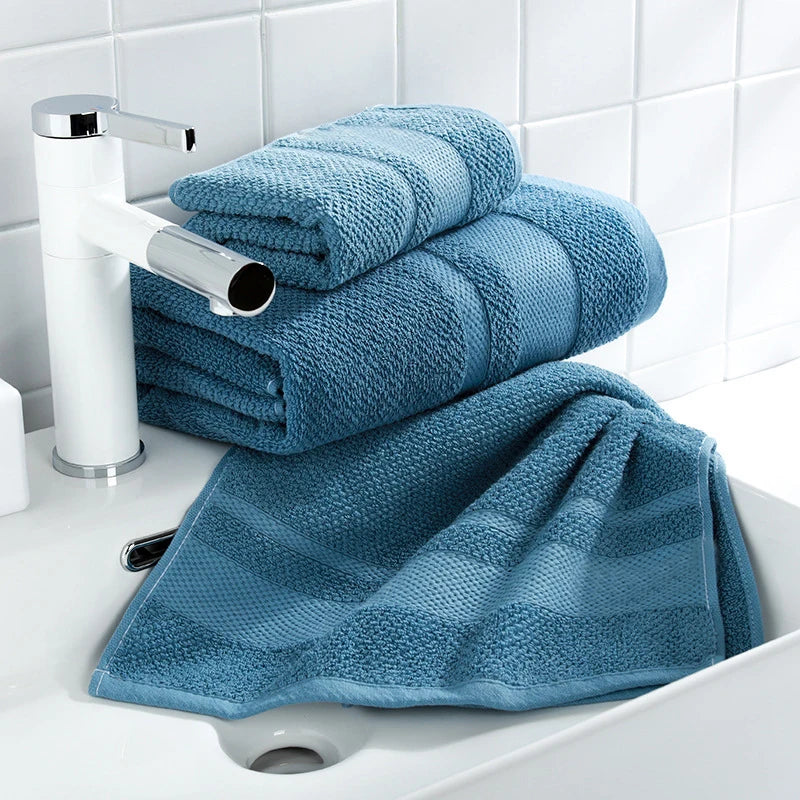 serviette bain coton blanc rose bleu marine action grâces texture tissée absorbante lavage machine