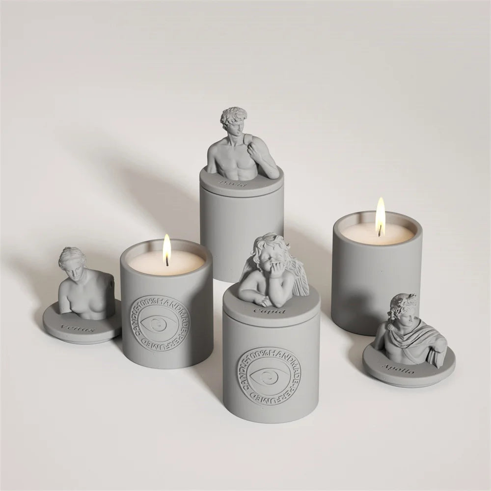bougies décoratives statuettes classiques personnages modernes gris rose vert bleu