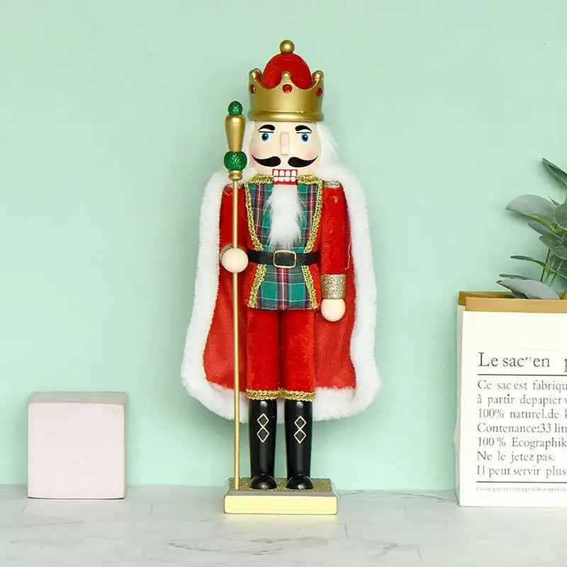 Casse-Noisette en bois rouge décoration Noël traditionnelle