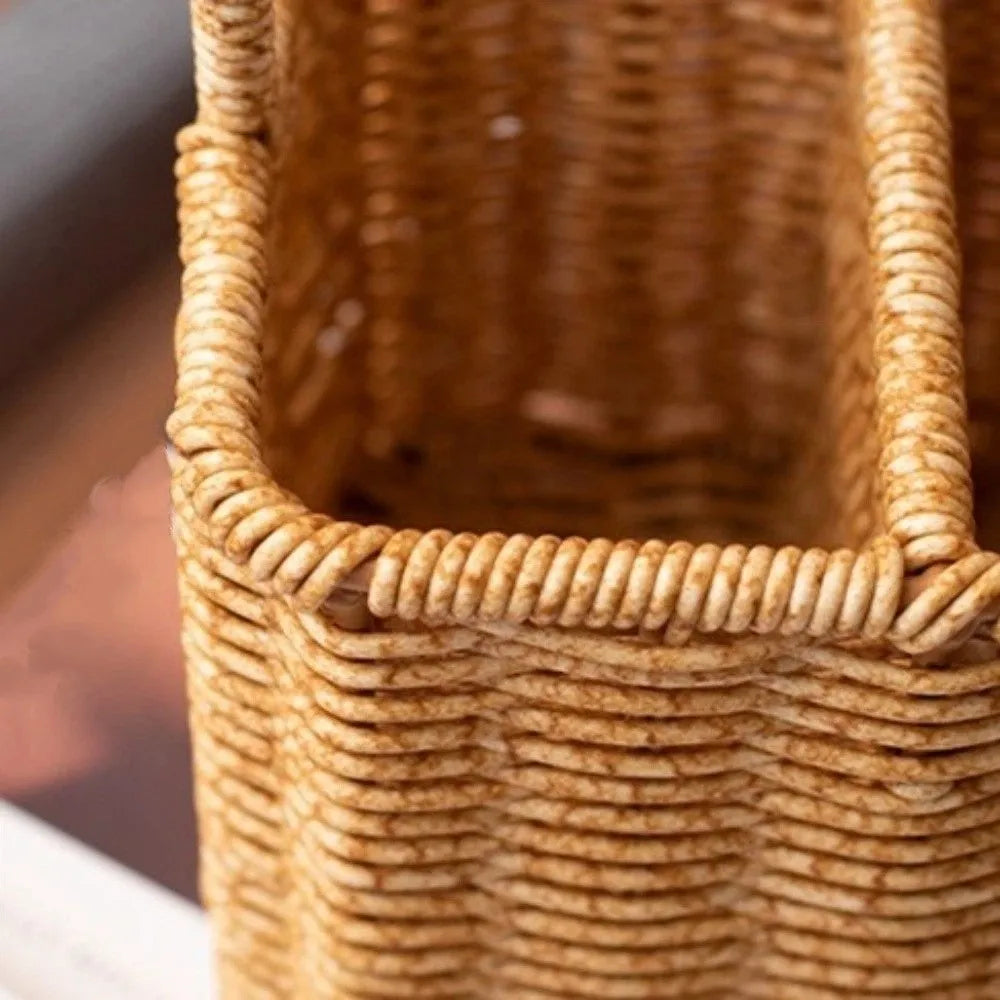 panier osier tressé marron clair poignée portable rangement cuisine traditionnel organisateur multifonctionnel