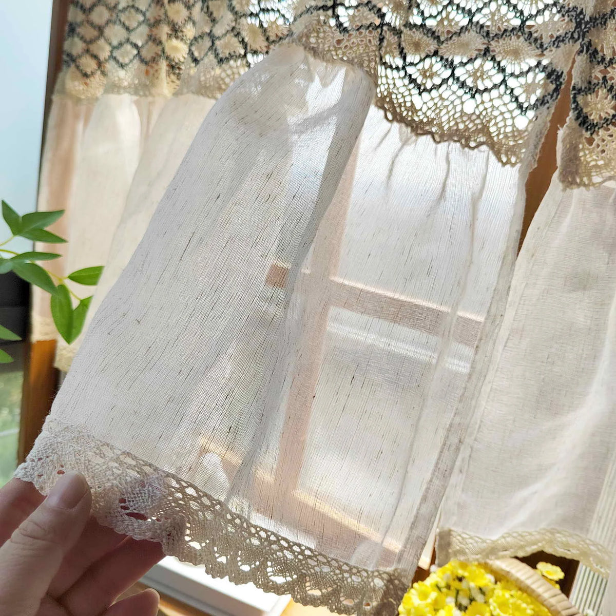 rideau lin beige noir broderie géométrique bordure dentelle classique vintage translucide cuisine fenêtre
