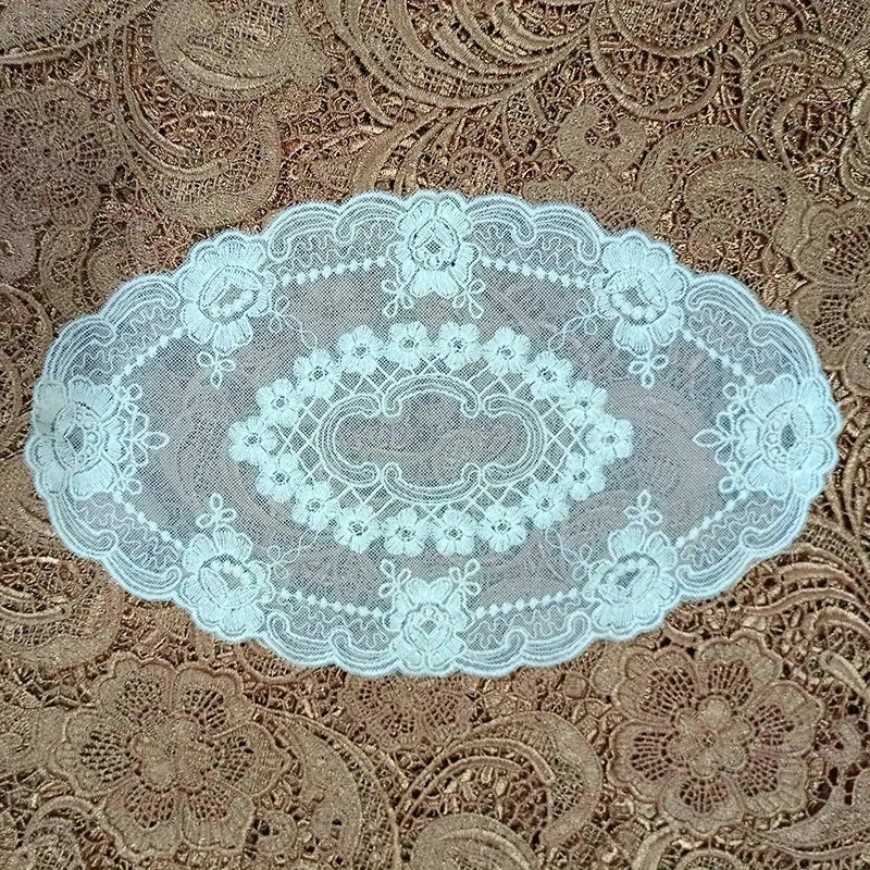 serviettes table blanc dentelle florale classique opaques polyester coton usage quotidien festive
