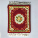 tapis table classique ornements floraux motifs géométriques franges rouge vert bleu beige blanc respectueux