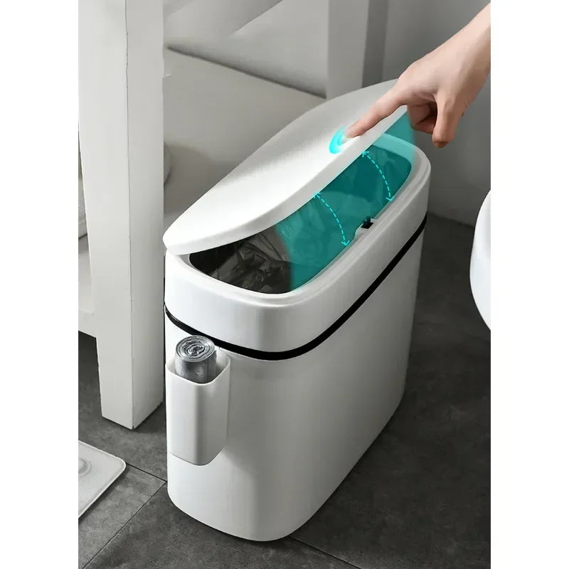 Poubelle compacte étanche avec système d'ouverture par pression