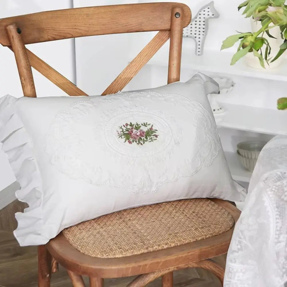 housse coussin brodé motif floral vintage blanc polyester coton lit 45x45 30x50 fixations