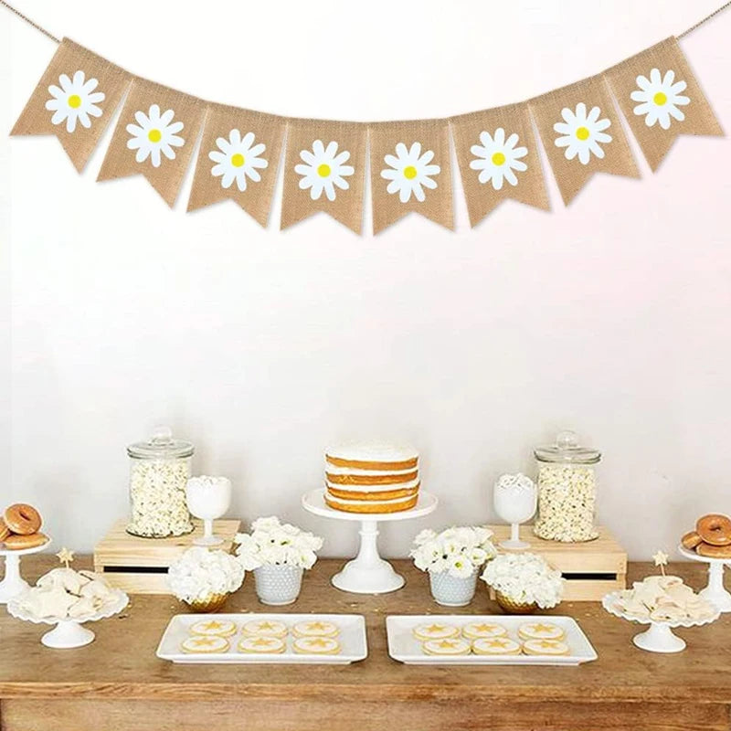 guirlande fanions beige fleurs blanches rustique décoration fête printemps été farmhouse chic fixations fil