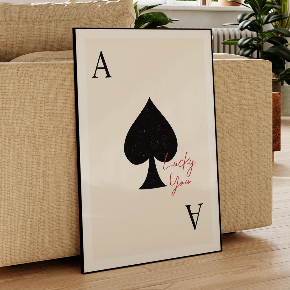 affiche minimaliste poker lucky you as piques beige noir rouge cadre métal salon chambre