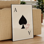 affiche minimaliste poker lucky you as piques beige noir rouge cadre métal salon chambre
