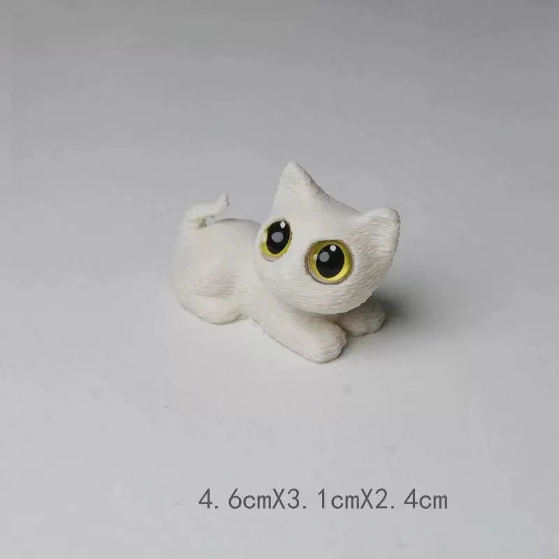 figurines chats miniature résine noir blanc yeux jaunes brillants cartoon mignon décoration erotiquecollector
