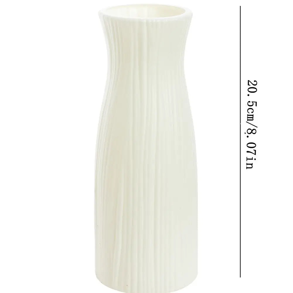 vases modernes plastique blanc vert clair rose pâle rayures verticales intérieur extérieur